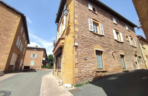 Theize Apartment | Apartment “Bagnols” in Theizé with sauna