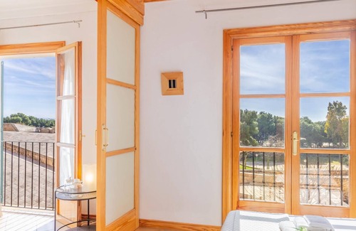 Old Town House | Apartment 'Bastió' with Balcony and Wi-Fi
