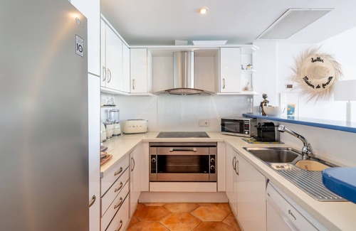 Puerto de Soller Apartment | Apartment 'Beachfront Port De Soller' with Private Terrace, Wi-Fi and Air Conditioning
