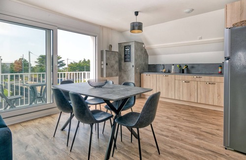 La Turballe Apartment | Apartment 'Bel Appartement - 2min Plage' with Sea View and Balcony