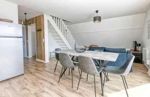 La Turballe Apartment | Apartment 'Bel Appartement - 2min Plage' with Sea View and Balcony