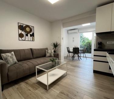 Sarsoni Apartment | Apartment Bivio