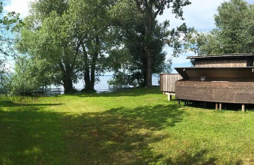 Gaissau Apartment | Apartment 'Bodensee 3 Mit Privatstrand' with Wi-Fi and Air Conditioning