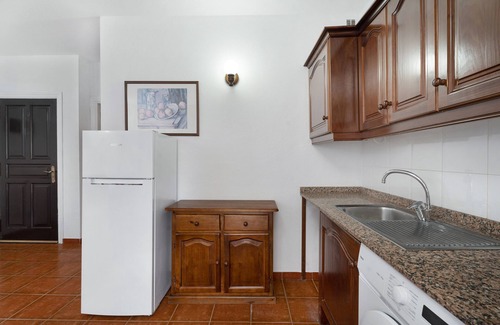 Playa de Santiago Apartment | Apartment 'Bonita Apto Nieves' with Mountain View, Wi-Fi and Air Conditioning