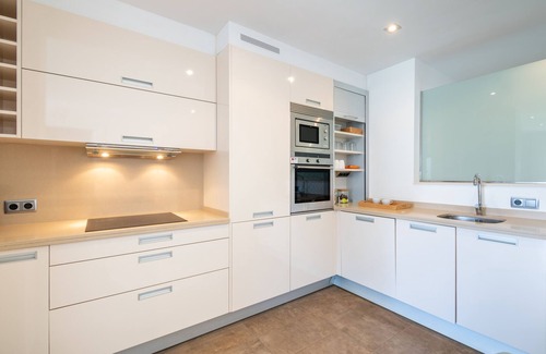 Puerto de Pollensa Apartment | Apartment 'Boquer' with Shared Pool, 2 Private Terraces and Wi-Fi