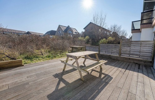 Oostduinkerke-Bad Apartment | Apartment by Belgian Coast with Sun Terrace