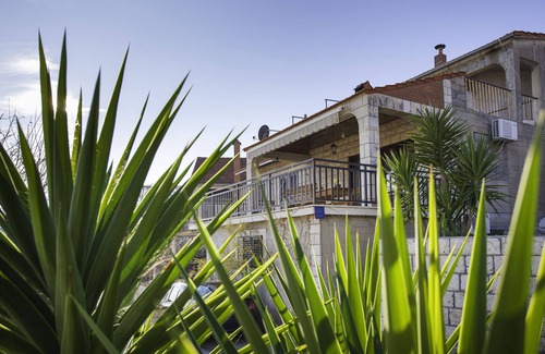 Brna Apartment | Apartment Colorful (100611-A1) - Brna - island Korcula