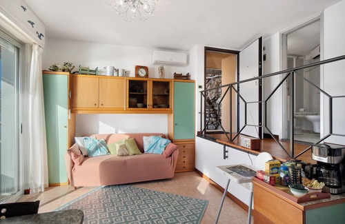 Lavina Apartment | Apartment 'Cadorna Fronte Mare' with Sea View, Wi-Fi and Air Conditioning