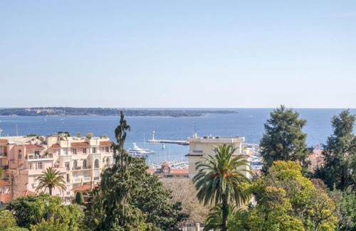 Riou - Petit Juas - Av de Grasse Apartment | Apartment Cannes Parc by Interhome