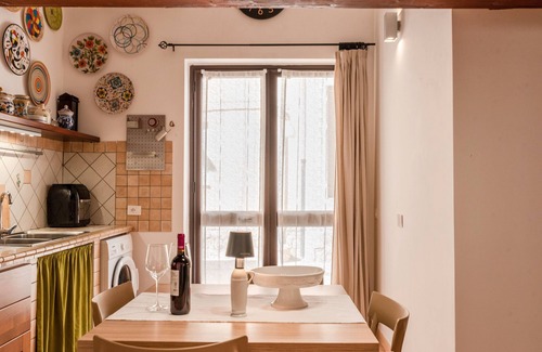 Montallegro Apartment | Apartment 'Cantina' with Wi-Fi and Air Conditioning