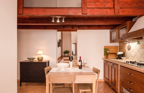 Montallegro Apartment | Apartment 'Cantina' with Wi-Fi and Air Conditioning