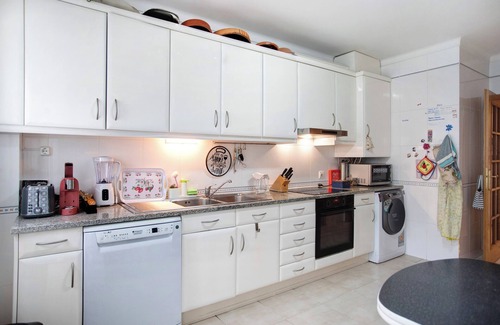 Figueira da Foz Apartment | Apartment 'Casa Da Mãe Maria' with Sea View, Shared Terrace and Wi-Fi