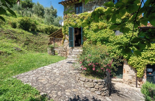 Pescia Apartment | Apartment 'Casa Grande' with Mountain View, Shared Pool and Wi-Fi