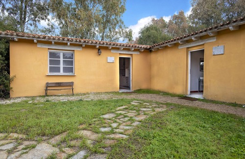 Tottubella Apartment | Apartment 'Casa Ikos' with Shared Garden, Wi-Fi and Air Conditioning