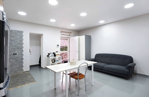 Mount Vesuvius - Pompei Apartment | Apartment "Casa Davide" with Shared Terrace & Wi-Fi