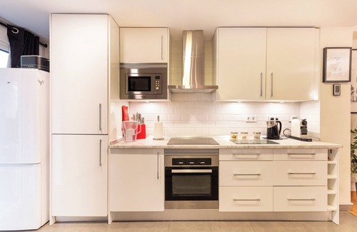 La Victoria Apartment | Apartment 'Casa Malaga' with Terrace, A/C & Wi-Fi