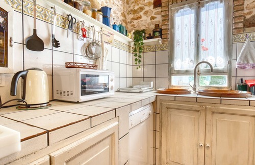 La Nucia Apartment | Apartment 'Casa Rural Les Avies Cerca Del Mar' with Private Terrace, Wi-Fi and Air Conditioning