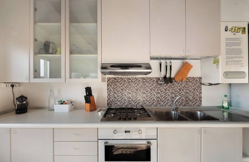 Borgo San Leonardo Apartment | Apartment 'Casa Vacanze Civetta' with Shared Terrace & Wi-Fi