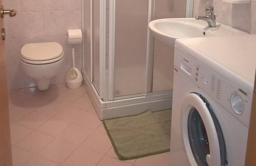 Brez Apartment | Apartment 'Casa vacanze Rosa 4' with Mountain View, Balcony and Wi-Fi