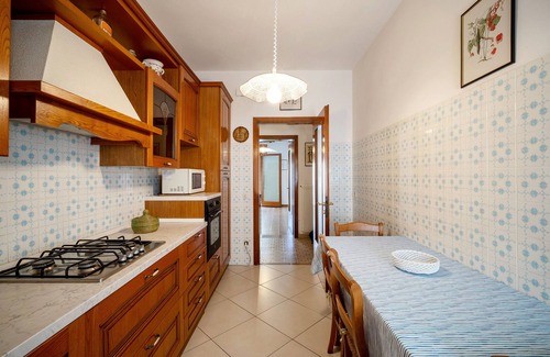 Old Town Apartment | Apartment "Casa Vacanze Mare Blu" with Garden, Balconies & Wi-Fi