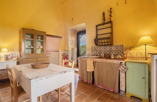 Bisceglie Apartment | Apartment 'Cerere' with Shared Terrace, Wi-Fi and Air Conditioning