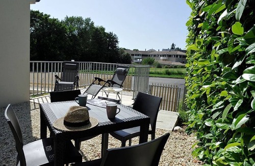 Jonzac Apartment | APARTMENT - CHARM AND COMFORT - WITH TERRACE IN RESIDENCE IN QUIET JONZAC