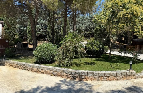 Huetor Santillan Apartment | Apartment 'Ciprés' with Mountain View, Shared Pool and Wi-Fi