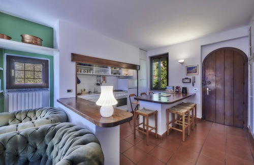 Lierna Apartment | Apartment 'Claudias Flat' with Shared Pool, Balcony and Wi-Fi