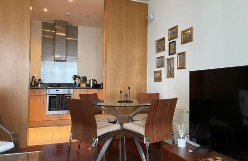 North Wall Apartment | Apartment close to Convention Centre