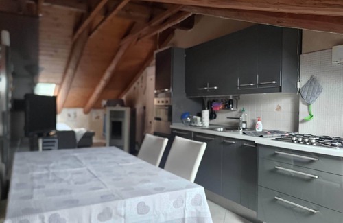 Sommariva Perno Apartment | Apartment complete with fully equipped kitchen, refrigerator, dishwasher, tv, wifi, airco.