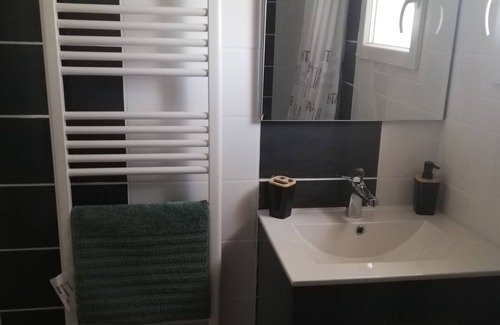 Chusclan Apartment | Apartment completely new, new equipment
