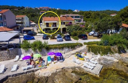 Mali Iz Apartment | Apartment Davor - 20m from sea : A2 Mali Iz (Island Iz), Zadar riviera