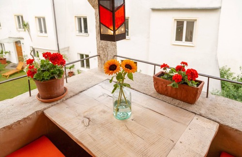 Trostberg Apartment | Apartment Freiherrnstubn in the tower to Schloss Schedling near the Chiemsee