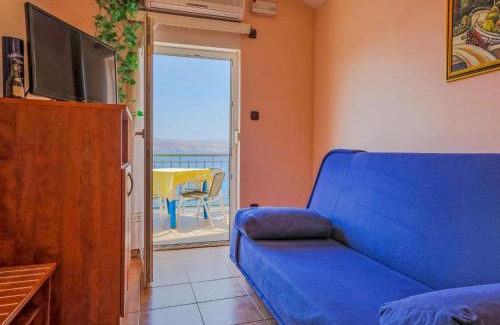 Cesarica Apartment | Apartment Delfin-10 by Interhome