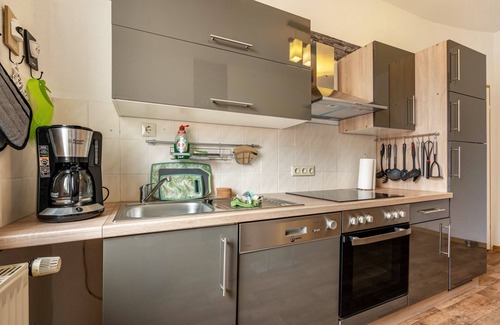 Radeberg Apartment | Apartment 'Deluxe' with Shared Terrace and Wi-Fi