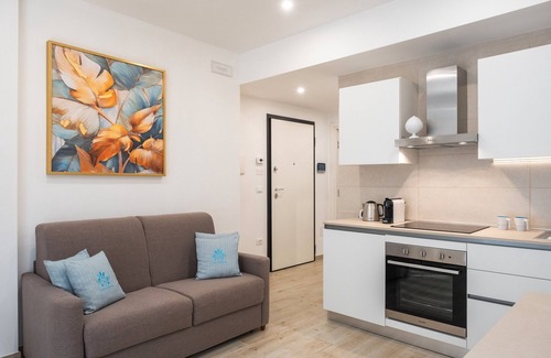Otranto Apartment | Apartment "Dimora Idrusa" with Parking, Private Terrace, WiFi and Air Conditioning