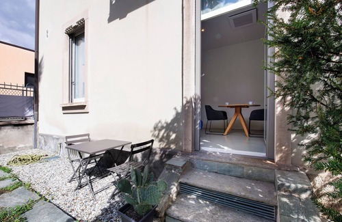 Lecco Apartment | Apartment 'Dimora Lierna' with Private Garden, Wi-Fi and Air Conditioning