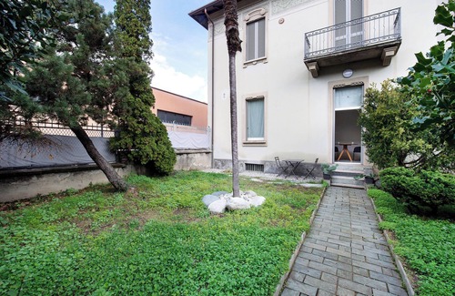 Lecco Apartment | Apartment 'Dimora Lierna' with Private Garden, Wi-Fi and Air Conditioning