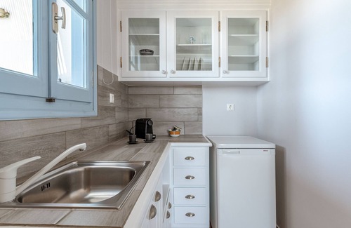 Agios Ioannis Apartment | Apartment 'Ethelio Mykonos' with Sea View, Wi-Fi and Air Conditioning