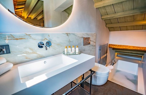 Castello Villa | Apartment Emilia - Three Bedroom Villa, Sleeps 6
