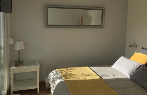 Rixheim Apartment | Apartment-Ensuite with Shower