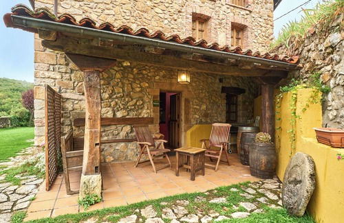 Robledo de la Guzpena Apartment | Apartment 'El Apartamento' with Mountain View, Private Terrace and Wi-Fi
