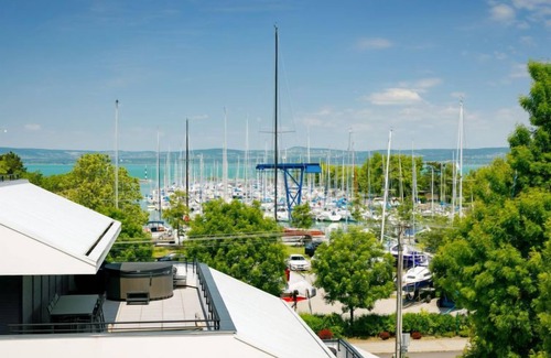 Balatonszemes Apartment | Apartment Fűzfő by Interhome