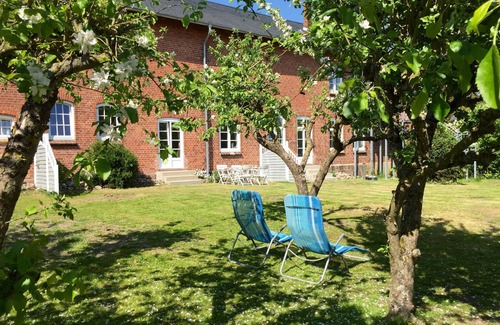 Schlagsdorf Apartment | Apartment 'Fachwerkzimmer' with Shared Garden and Wi-Fi