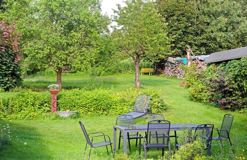Usseln Apartment | Apartment 'Ferienwohnung Königshof 2' with Shared Garden and Wi-Fi