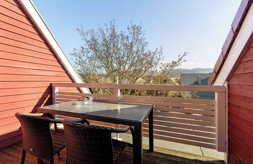 Nesselried Apartment | Apartment 'Ferienwohnung Zwetschge' with Shared Garden, Balcony and Wi-Fi