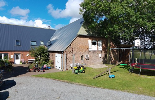 Bordelum Apartment | Apartment 'Ferienwohnung 5 Enten' with Shared Garden and Wi-Fi