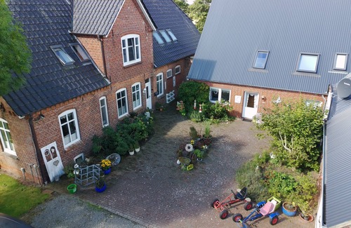 Bordelum Apartment | Apartment 'Ferienwohnung 5 Enten' with Shared Garden and Wi-Fi