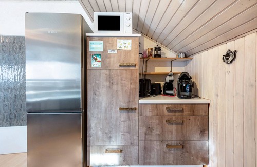 Oflingen Apartment | Apartment 'Ferienwohnung Fly' with Wi-Fi