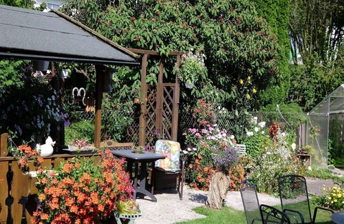 Balve Apartment | Apartment 'Ferienwohnung Triska' with Shared Garden and Wi-Fi